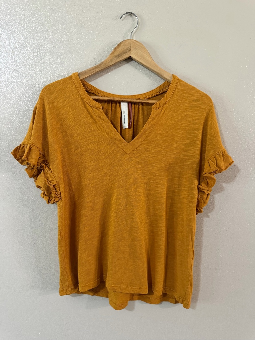 Anthropologie Pilcro Leila Split-Neck Ruffled Tee‎ Cotton, XS